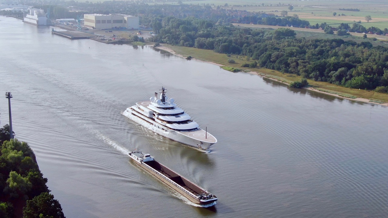 Yacht PROJECT LIGHTNING, Lurssen CHARTERWORLD Luxury Superyacht Charters